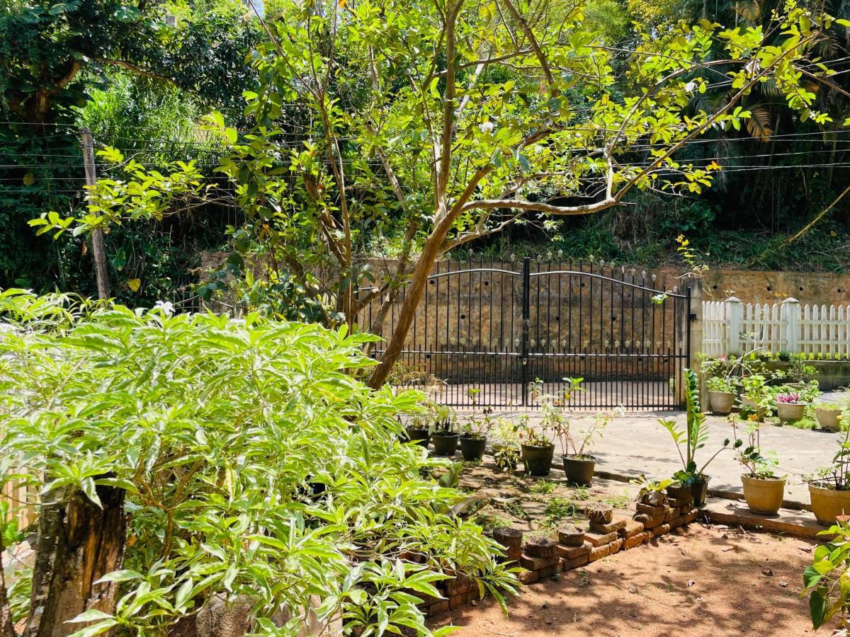 Unique Villa Kandy Buitenkant foto